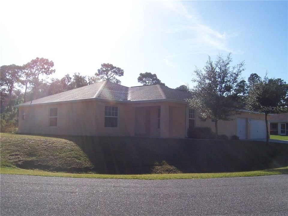 Recently Rented: $1,450 (3 beds, 2 baths, 1794 Square Feet)