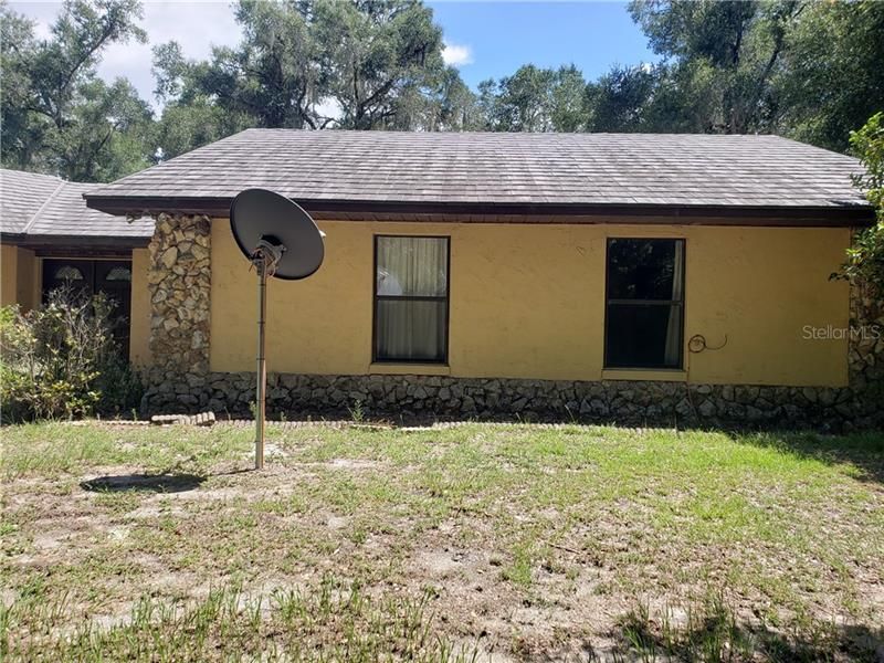 Recently Sold: $350,000 (3 beds, 2 baths, 2002 Square Feet)