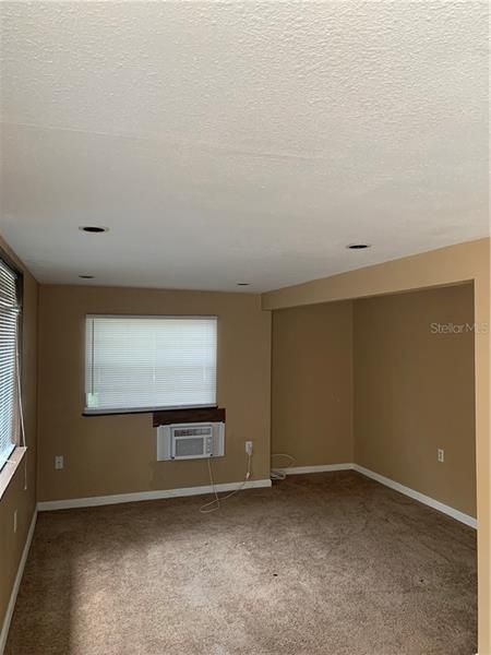 Recently Rented: $950 (2 beds, 1 baths, 1232 Square Feet)