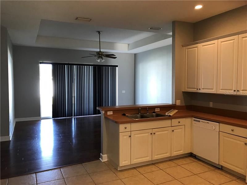 Recently Rented: $1,625 (4 beds, 2 baths, 2451 Square Feet)