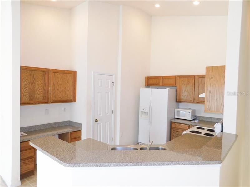 Recently Rented: $1,250 (2 beds, 2 baths, 1176 Square Feet)