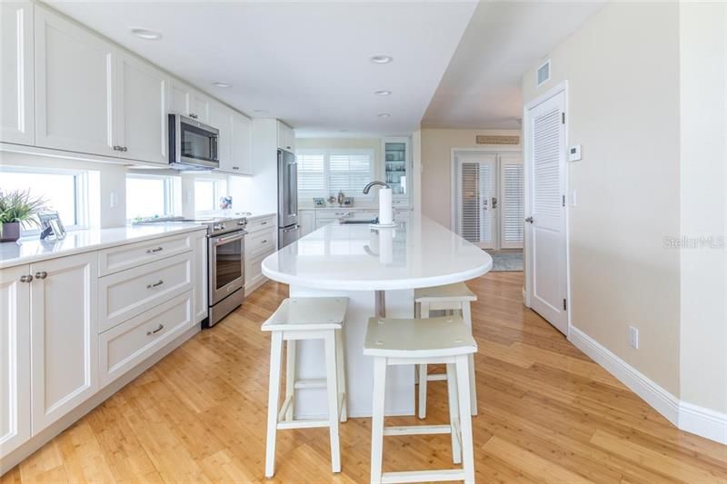Recently Sold: $1,800,000 (3 beds, 3 baths, 2747 Square Feet)