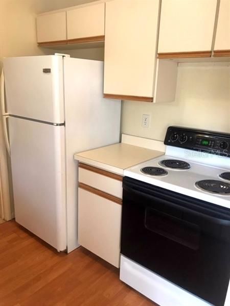 Recently Rented: $800 (2 beds, 1 baths, 880 Square Feet)