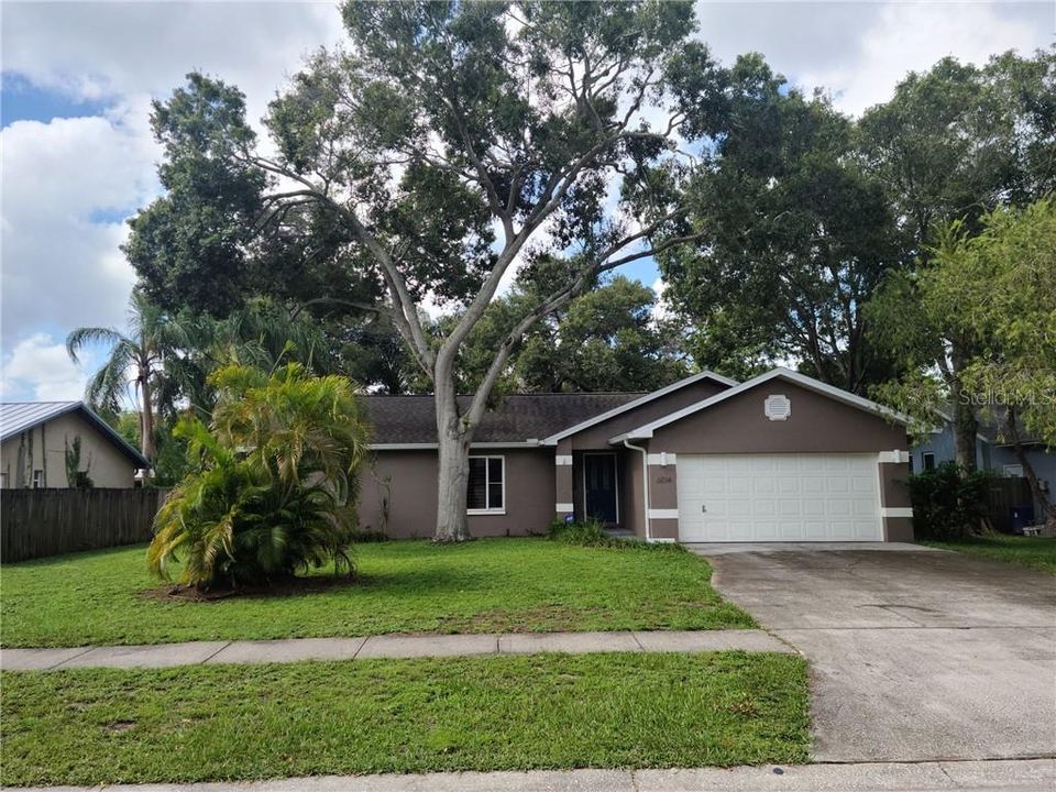 Recently Sold: $265,000 (3 beds, 2 baths, 1595 Square Feet)