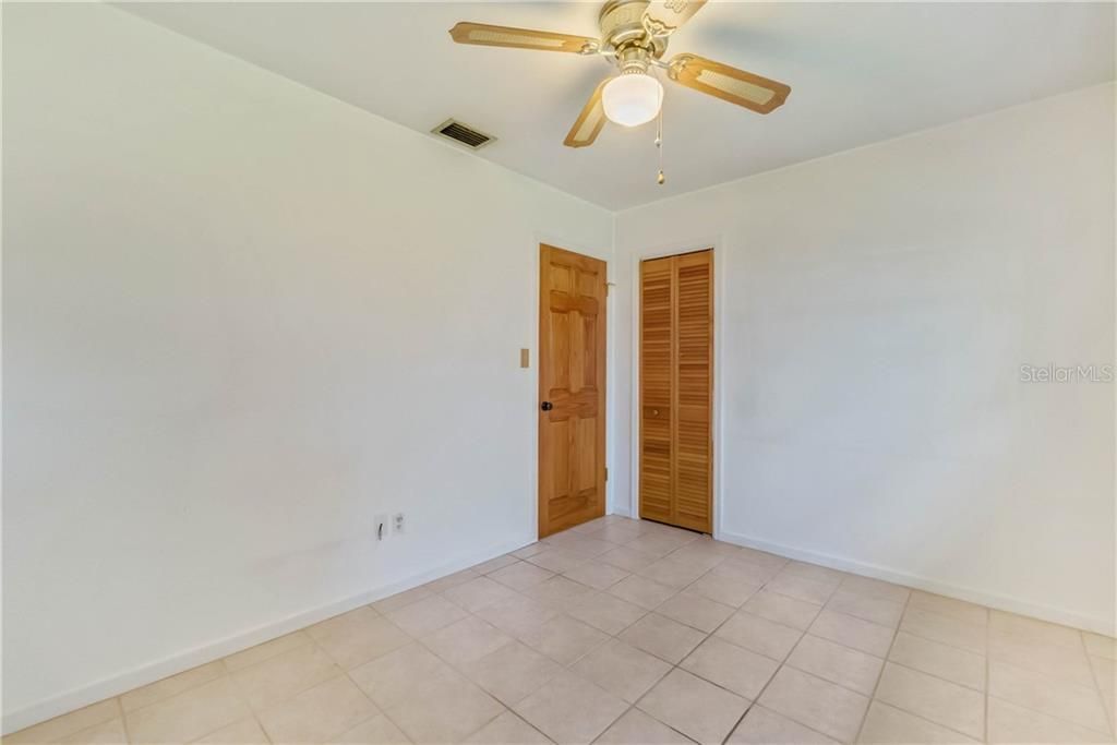 Recently Sold: $159,000 (3 beds, 2 baths, 1329 Square Feet)