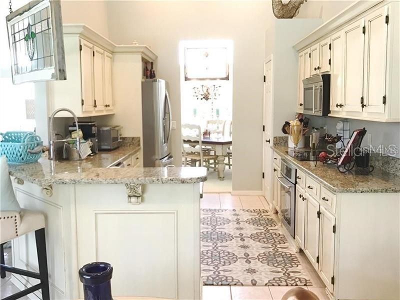 Recently Rented: $2,450 (3 beds, 2 baths, 1806 Square Feet)