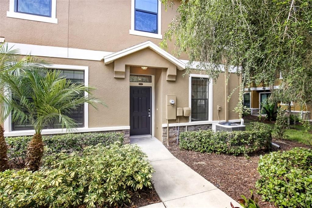 Recently Rented: $1,750 (3 beds, 2 baths, 1594 Square Feet)