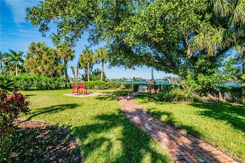 Recently Sold: $1,090,000 (4 beds, 4 baths, 3786 Square Feet)