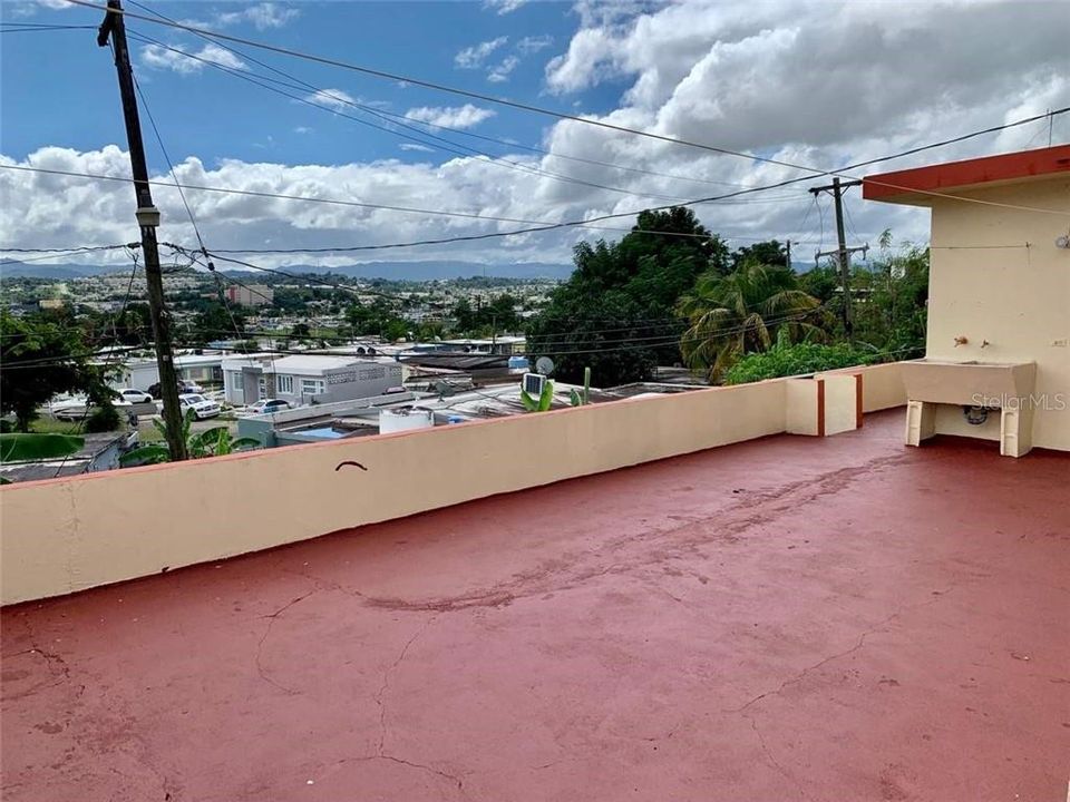 Vendido Recientemente: $82,000 (3 camas, 2 baños, 900 Pies cuadrados)