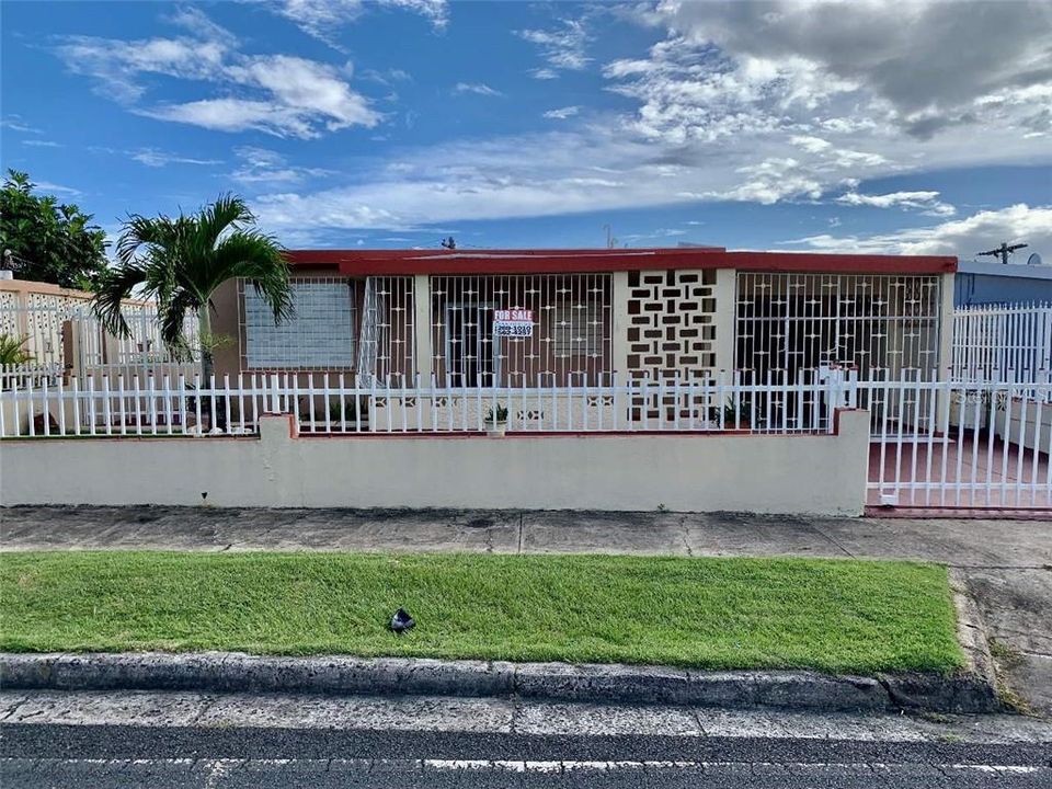 Vendido Recientemente: $82,000 (3 camas, 2 baños, 900 Pies cuadrados)