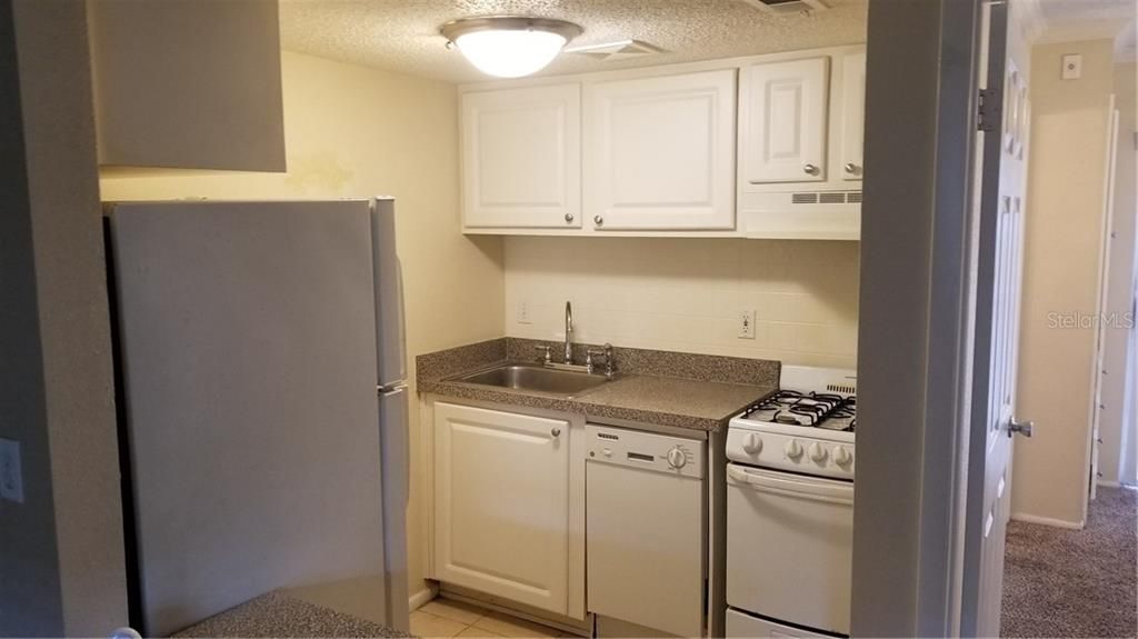 Recently Rented: $875 (1 beds, 1 baths, 496 Square Feet)