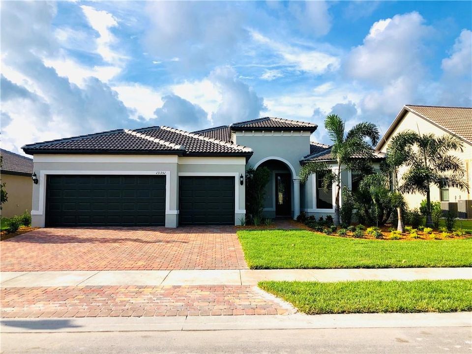 Recently Sold: $606,897 (3 beds, 3 baths, 2488 Square Feet)