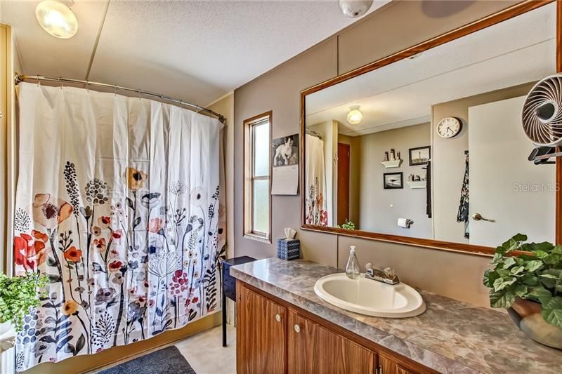 最近售出: $225,000 (3 贝兹, 2 浴室, 960 平方英尺)
