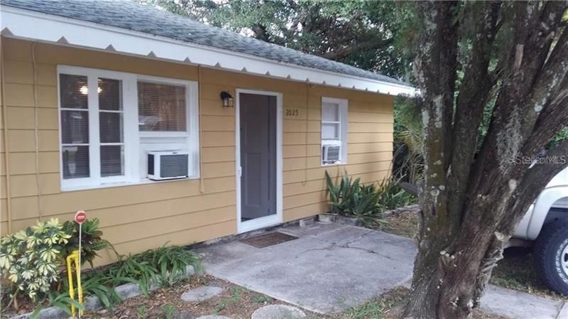 Recently Rented: $1,050 (1 beds, 1 baths, 575 Square Feet)
