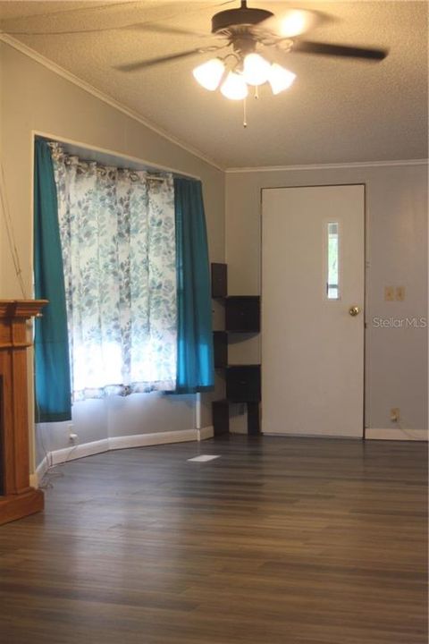 Recently Sold: $89,900 (2 beds, 2 baths, 918 Square Feet)