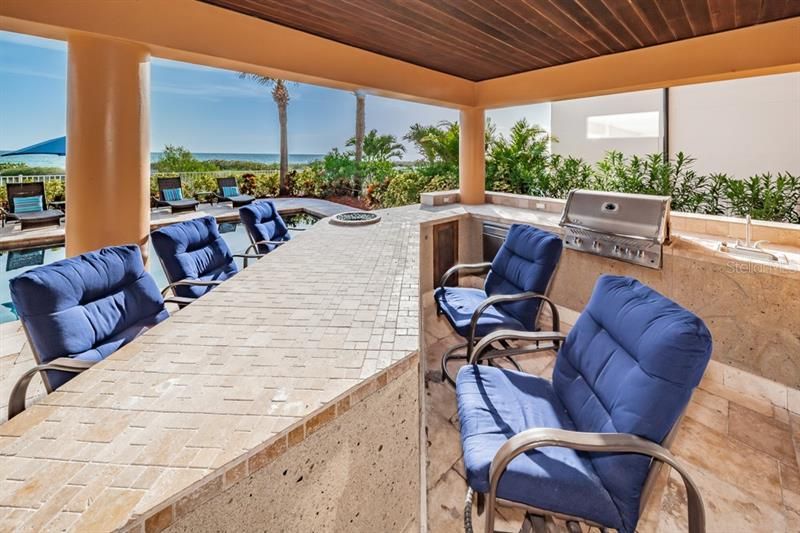 Recently Sold: $3,695,000 (4 beds, 3 baths, 3608 Square Feet)