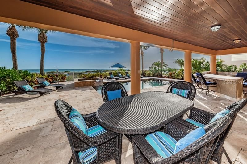 Recently Sold: $3,695,000 (4 beds, 3 baths, 3608 Square Feet)