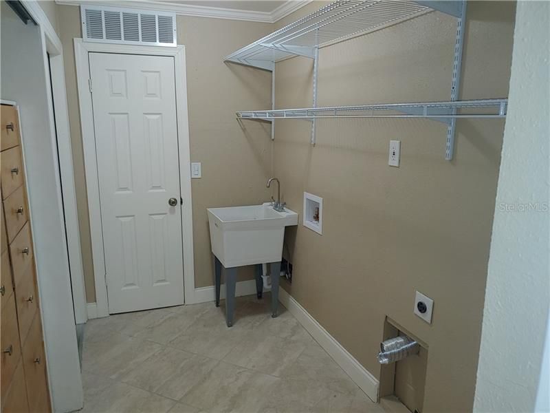 最近租的: $1,200 (2 贝兹, 1 浴室, 1296 平方英尺)