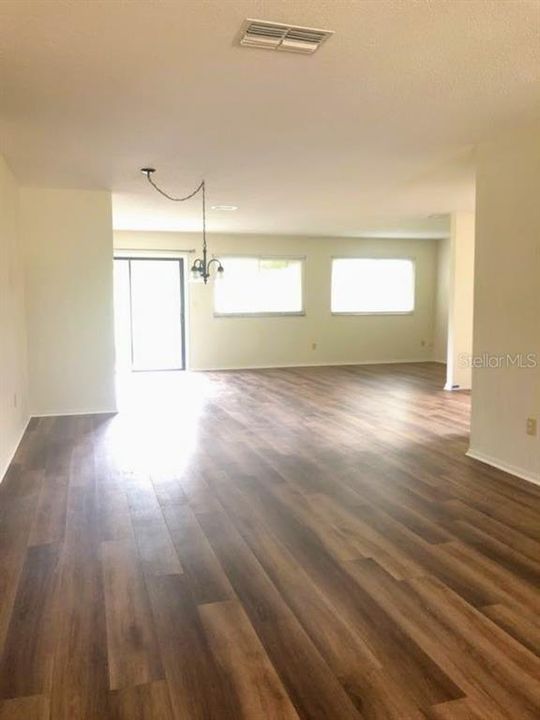 Recently Rented: $1,399 (2 beds, 2 baths, 1352 Square Feet)