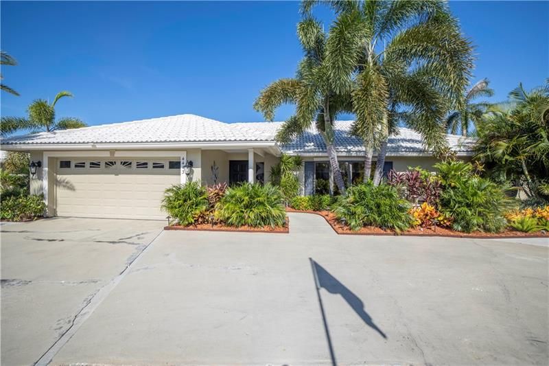 Recently Sold: $874,900 (4 beds, 3 baths, 2321 Square Feet)