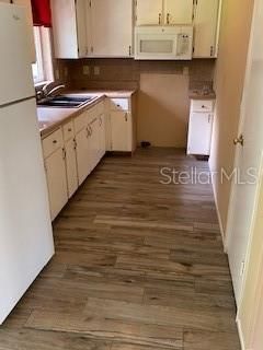 Recently Rented: $1,250 (3 beds, 2 baths, 1064 Square Feet)