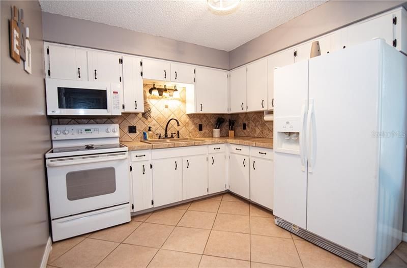 Recently Sold: $124,900 (3 beds, 1 baths, 1272 Square Feet)