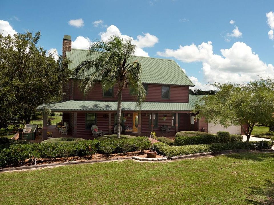 Recently Sold: $698,000 (3 beds, 3 baths, 2240 Square Feet)