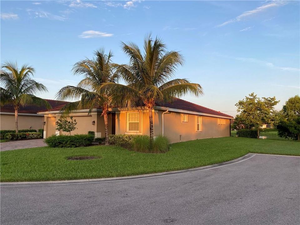 Recently Sold: $469,900 (3 beds, 3 baths, 2623 Square Feet)