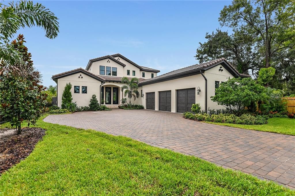 Recently Sold: $2,300,000 (5 beds, 6 baths, 4632 Square Feet)