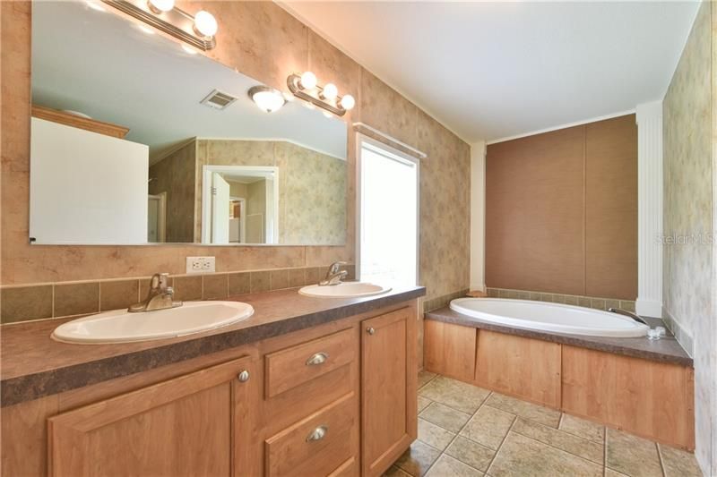 最近售出: $134,900 (3 贝兹, 2 浴室, 1144 平方英尺)