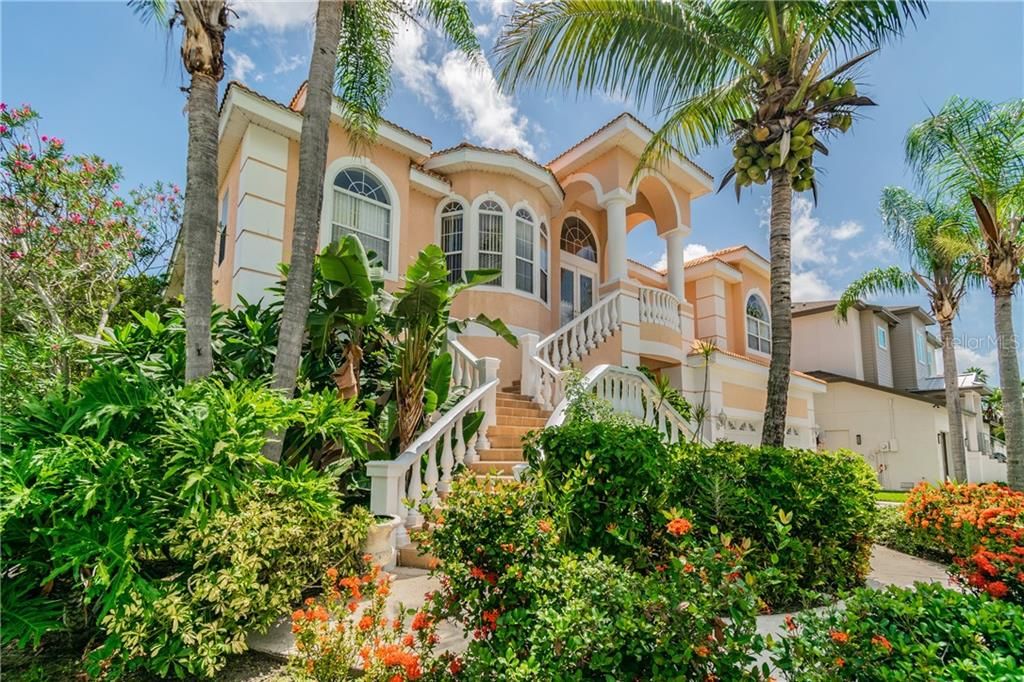 Recently Sold: $1,150,000 (5 beds, 3 baths, 4257 Square Feet)