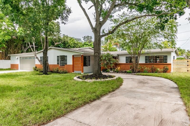 Recently Sold: $749,900 (4 beds, 3 baths, 2226 Square Feet)
