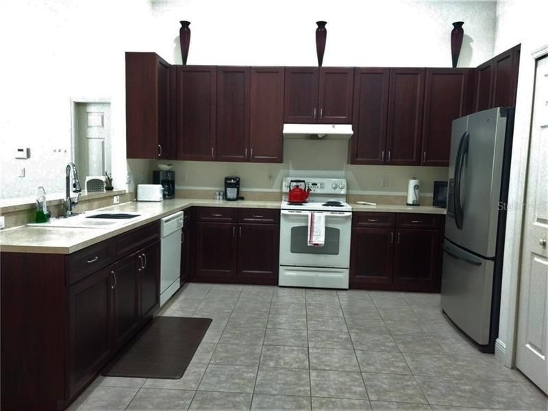 Recently Rented: $2,000 (3 beds, 2 baths, 2195 Square Feet)