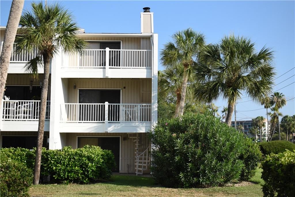 Recently Sold: $359,000 (2 beds, 2 baths, 1450 Square Feet)