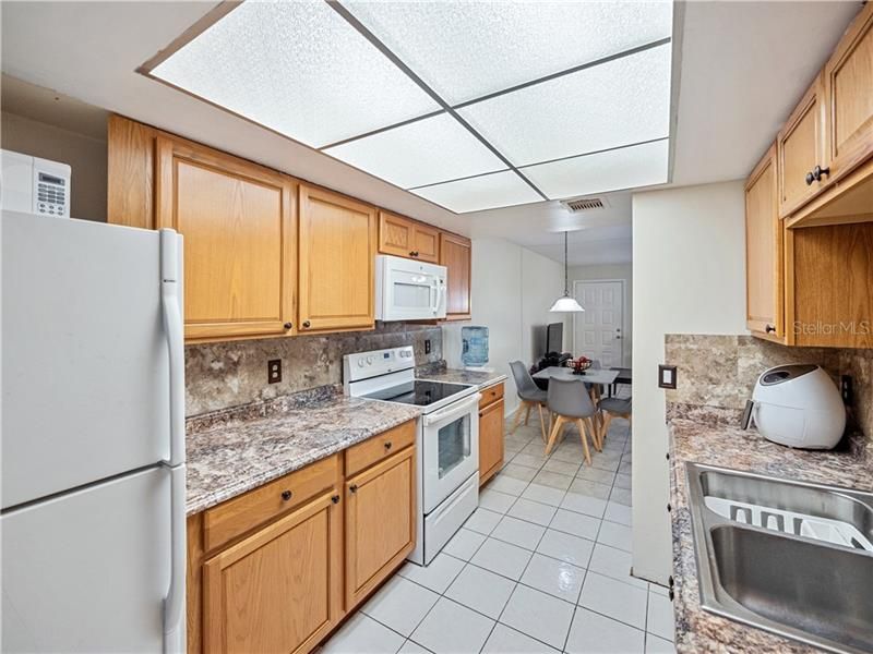 Recently Sold: $120,000 (1 beds, 1 baths, 672 Square Feet)