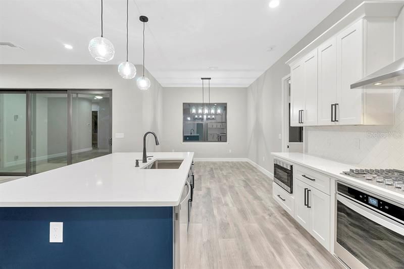 Recently Sold: $439,900 (2 beds, 2 baths, 1861 Square Feet)