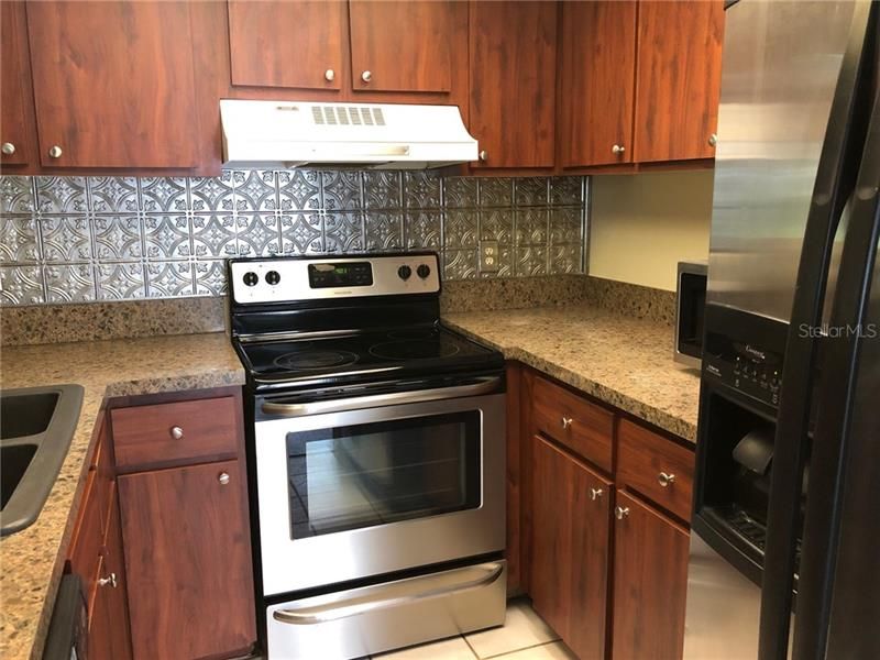 Recently Rented: $1,000 (2 beds, 2 baths, 1200 Square Feet)