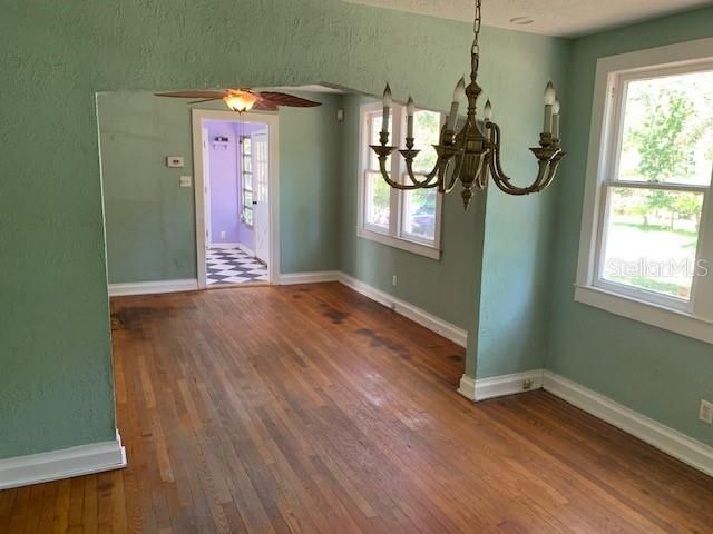 Recently Sold: $250,000 (2 beds, 1 baths, 840 Square Feet)