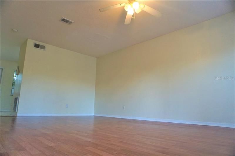 Recently Rented: $1,000 (2 beds, 1 baths, 958 Square Feet)