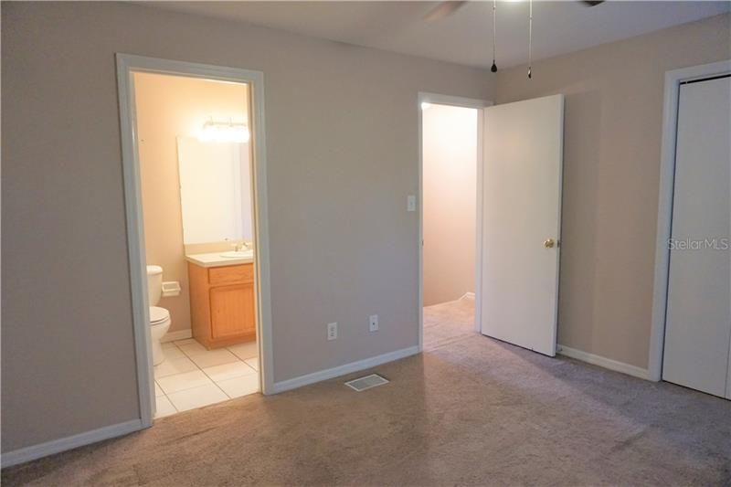 Recently Rented: $1,000 (2 beds, 1 baths, 958 Square Feet)