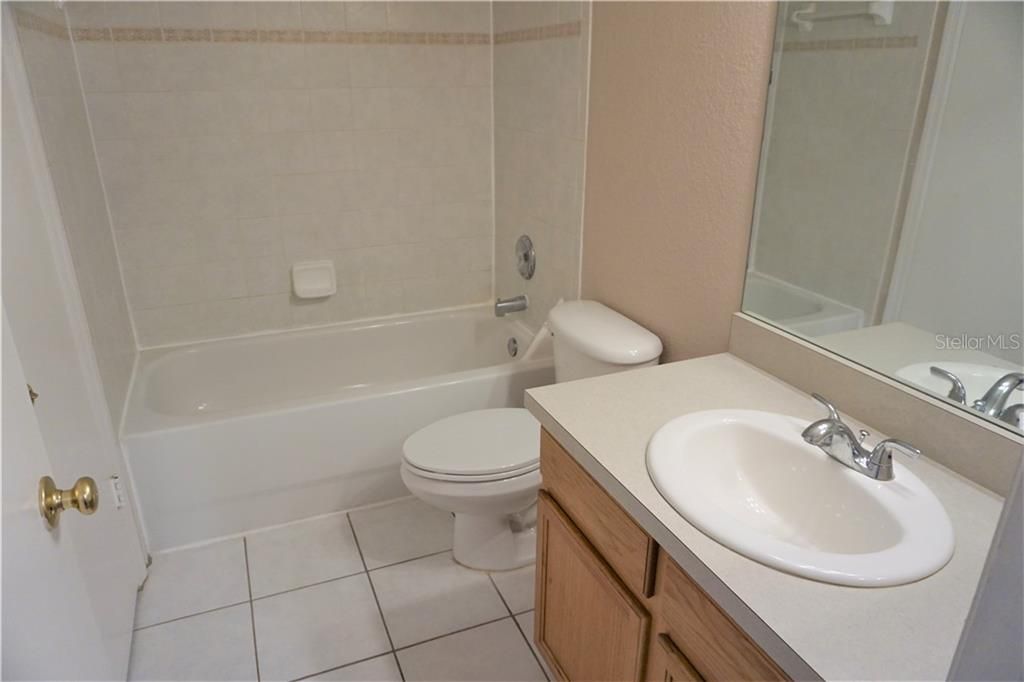 Recently Rented: $1,000 (2 beds, 1 baths, 958 Square Feet)