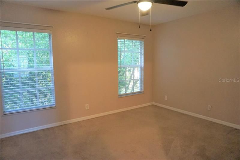 Recently Rented: $1,000 (2 beds, 1 baths, 958 Square Feet)