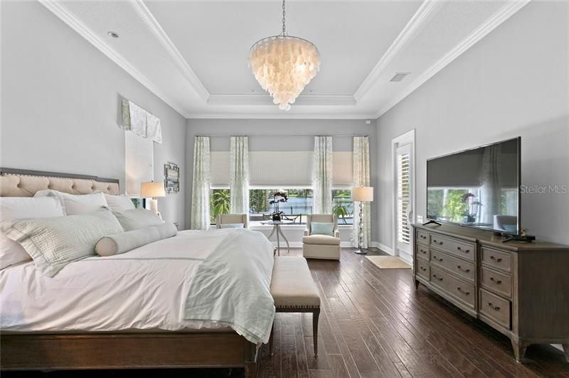 Recently Sold: $1,200,000 (5 beds, 5 baths, 4993 Square Feet)