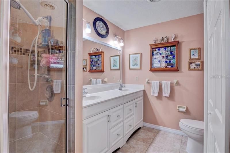 最近售出: $275,000 (3 贝兹, 2 浴室, 1766 平方英尺)