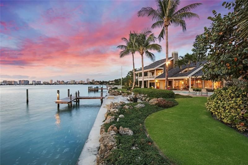 Recently Sold: $7,500,000 (4 beds, 3 baths, 4187 Square Feet)