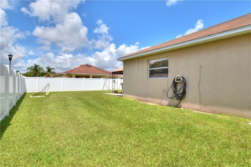 Recently Sold: $205,000 (3 beds, 2 baths, 1489 Square Feet)
