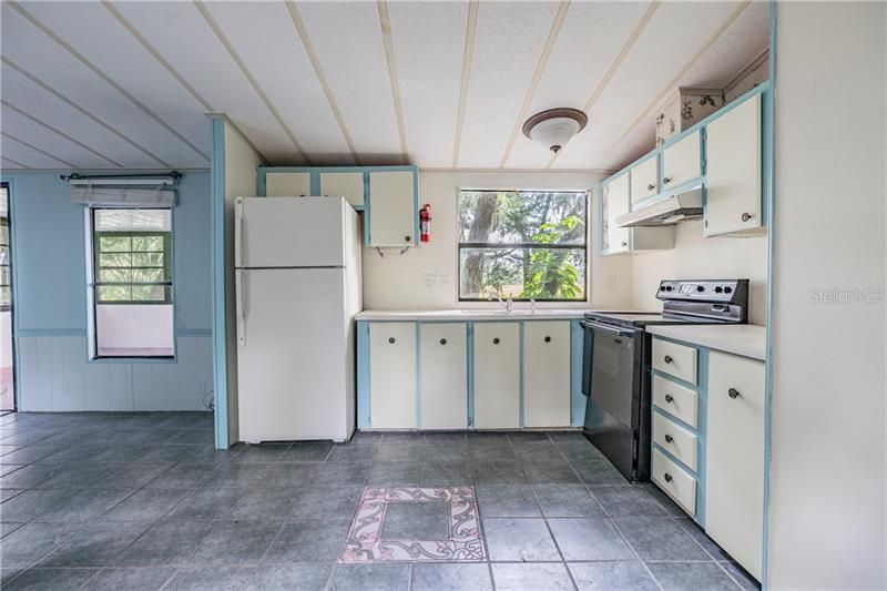 Recently Sold: $180,000 (2 beds, 2 baths, 784 Square Feet)