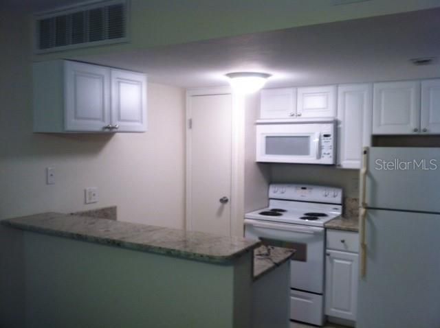 Recently Rented: $825 (1 beds, 1 baths, 525 Square Feet)
