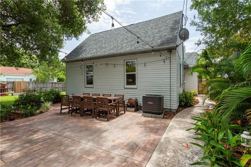 Recently Sold: $310,000 (4 beds, 2 baths, 1481 Square Feet)