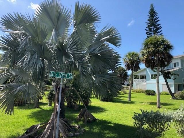 Vendido Recientemente: $699,000 (0.17 acres)